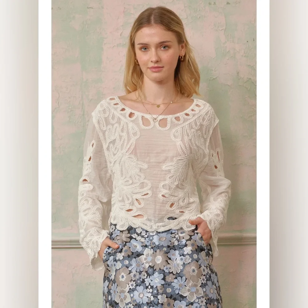 Rosie Posie Cutout Statement Blouse NWT size large - Picture 4 of 4